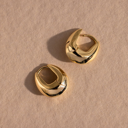 Bold Oval Huggies