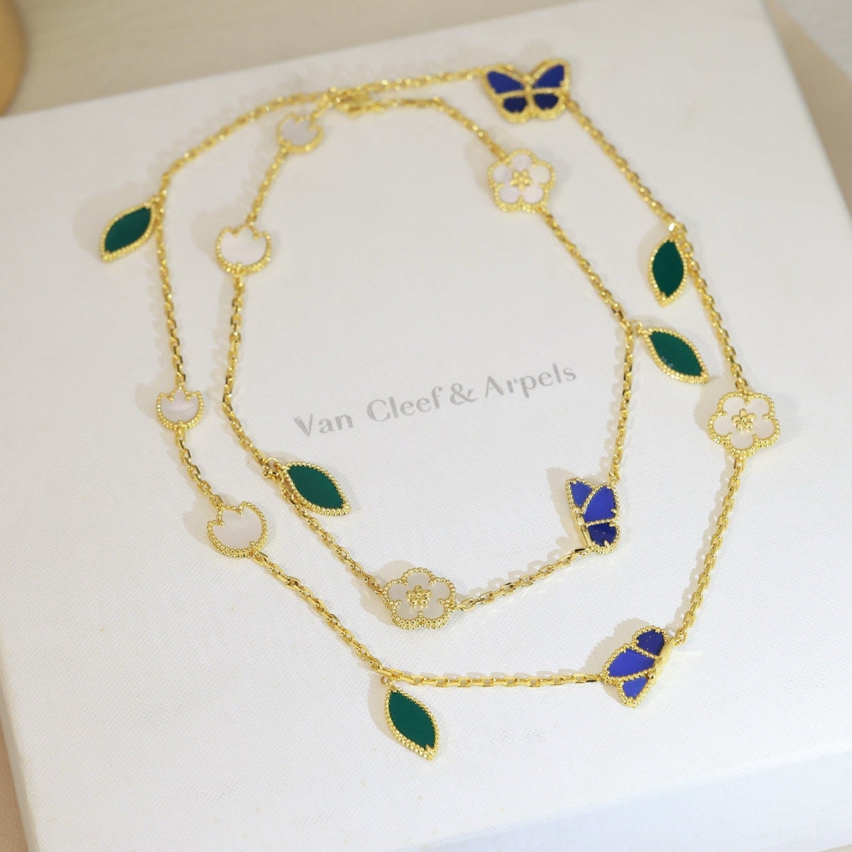 [Cadisa]LUCKY SPRING BUTTERFLY 15 FLOWER NECKLACE