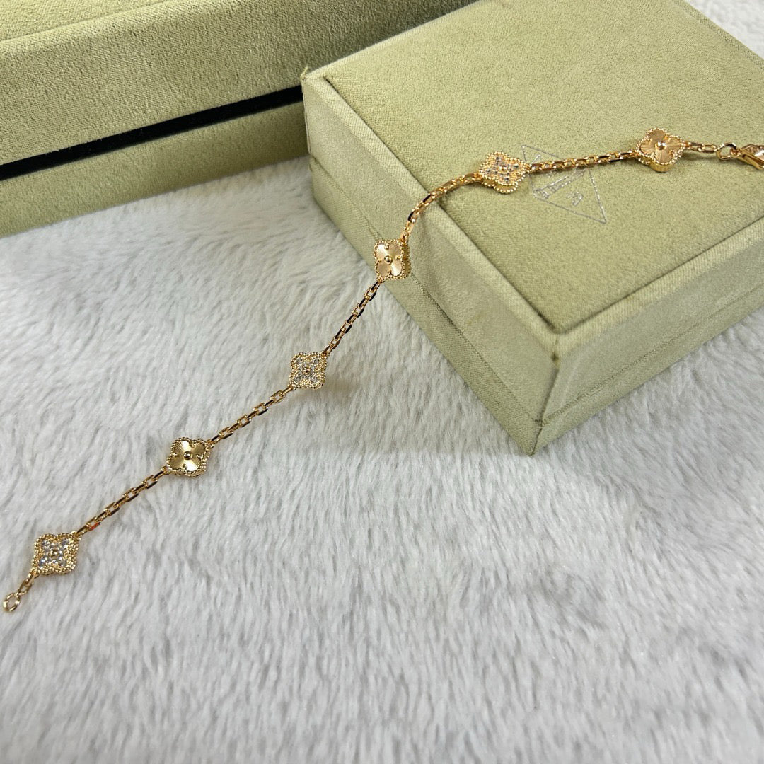 [Cadisa]CLOVER 6 MOTIF DIAMOND LASER BRACELET