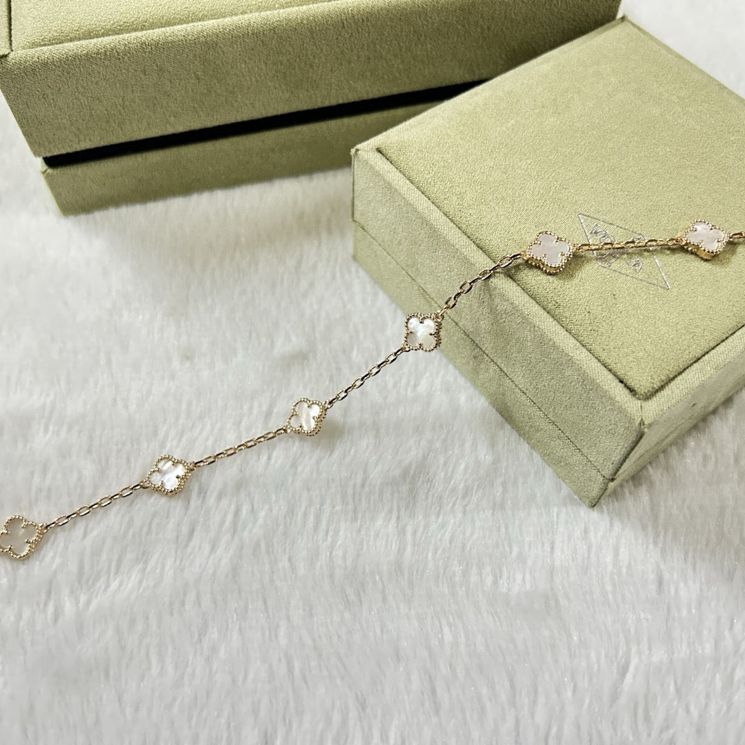[Cadisa]CLOVER 6 MOTIF WHITE MOP BRACELET