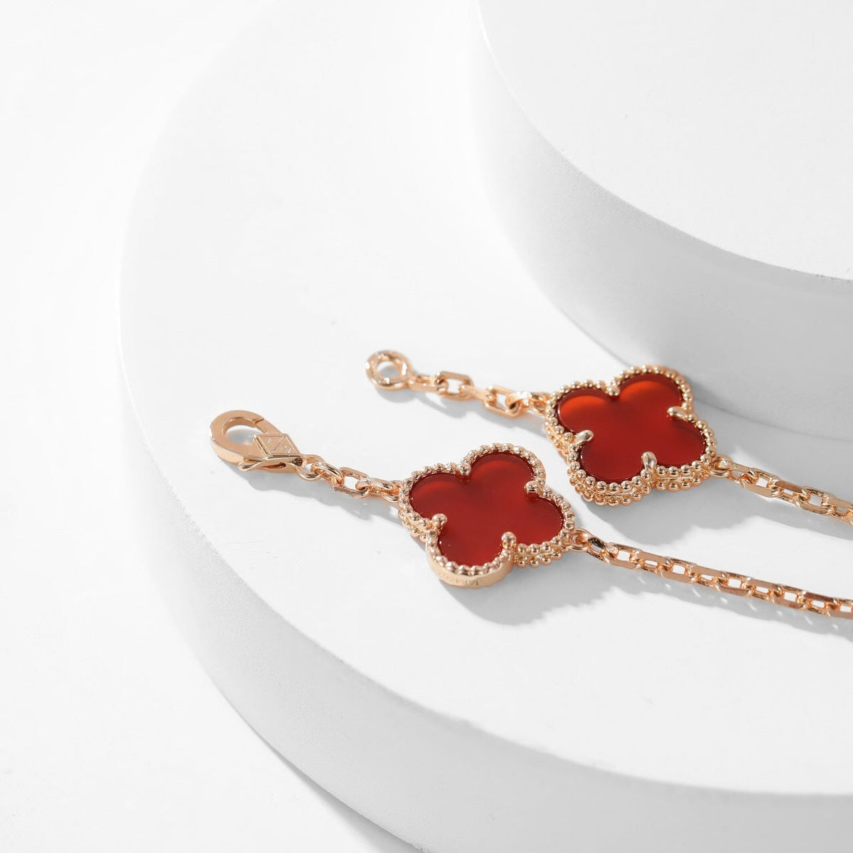 [Cadisa]CLOVER 10 MOTIFS CARNELIAN NECKLACE