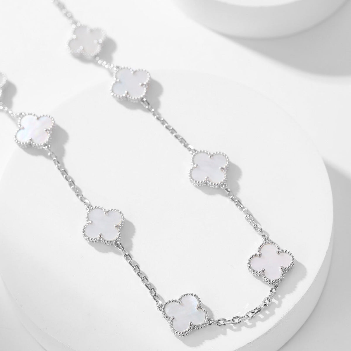 [Cadisa]CLOVER 10 MOTIFS WHITE MOTHER OF PEARL NECKLACE