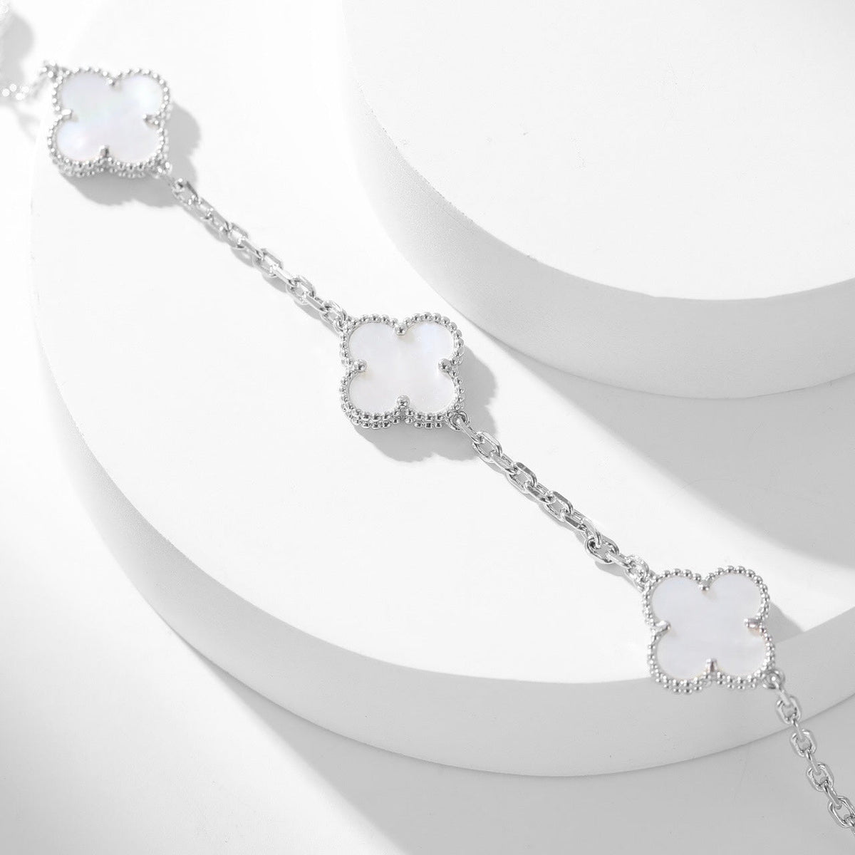 [Cadisa]CLOVER 10 MOTIFS WHITE MOTHER OF PEARL NECKLACE