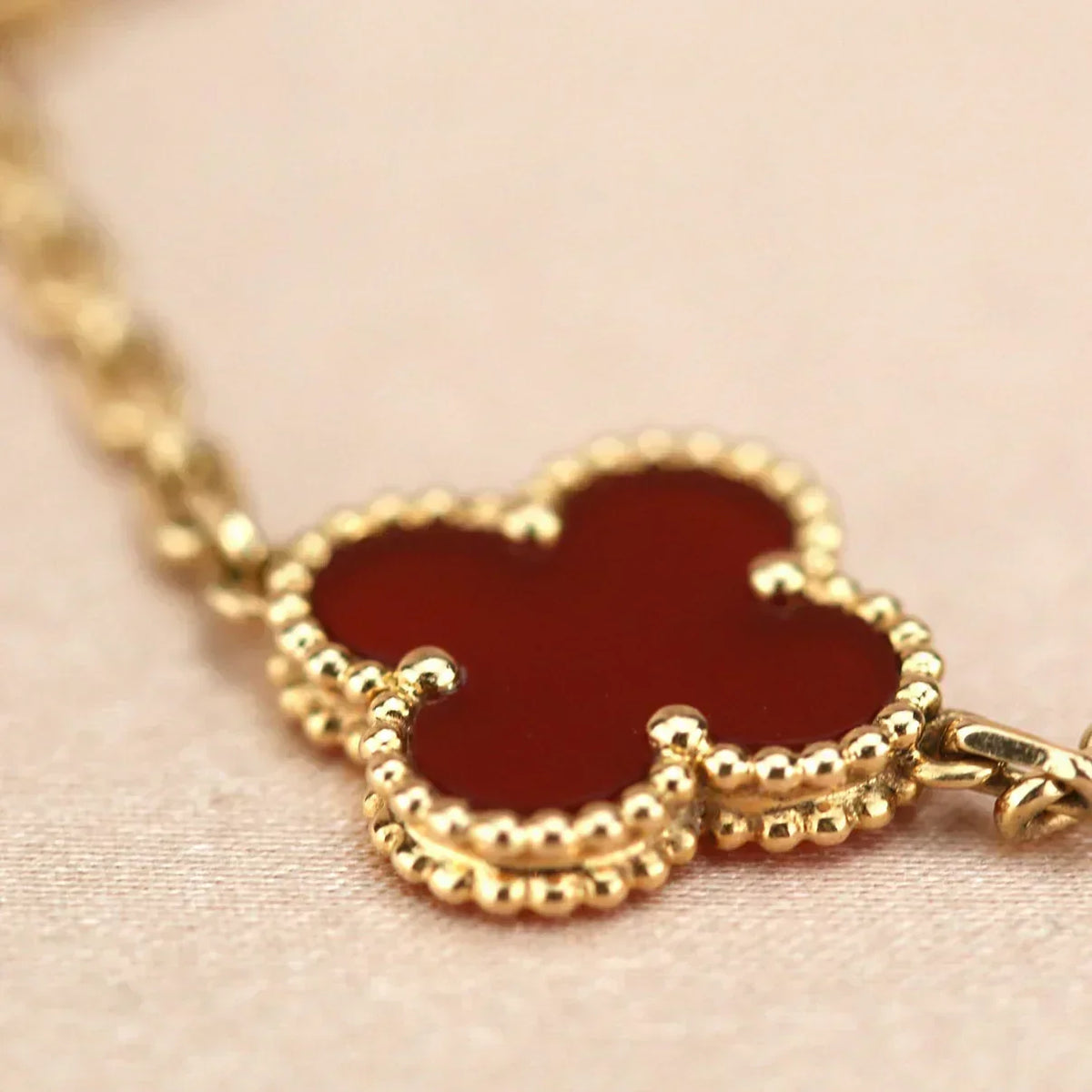 [Cadisa]Clover & Love Diamond-Paved Radiant Line 2-Piece Bracelet Stack Set