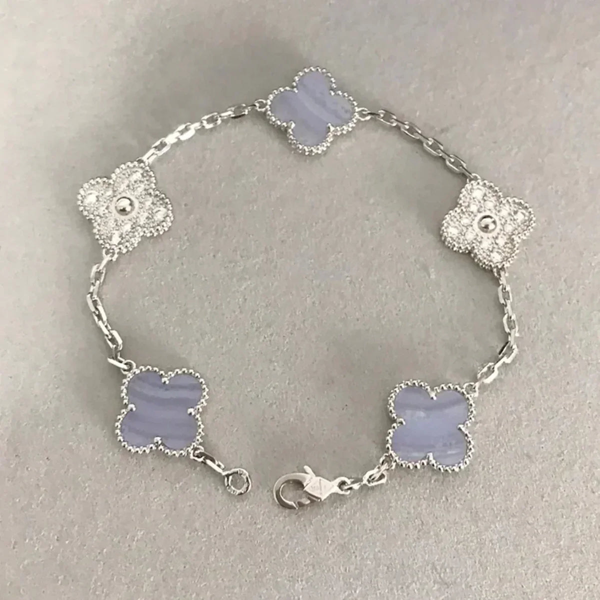 [Cadisa] CLOVER 5 MOTIF PURPLE CHALCEDONY BRACELET COLLECTION