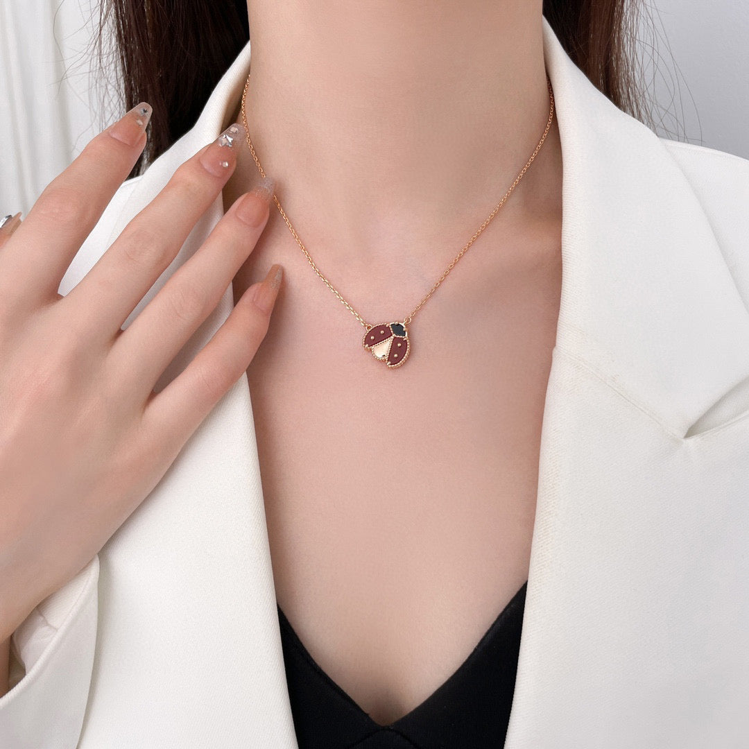 [Cadisa]LUCKY  CARNELIANS LADYBUG NECKLACE