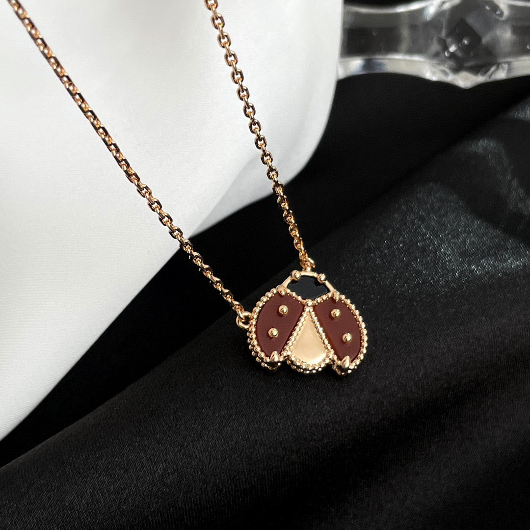 [Cadisa]LUCKY  CARNELIANS LADYBUG NECKLACE