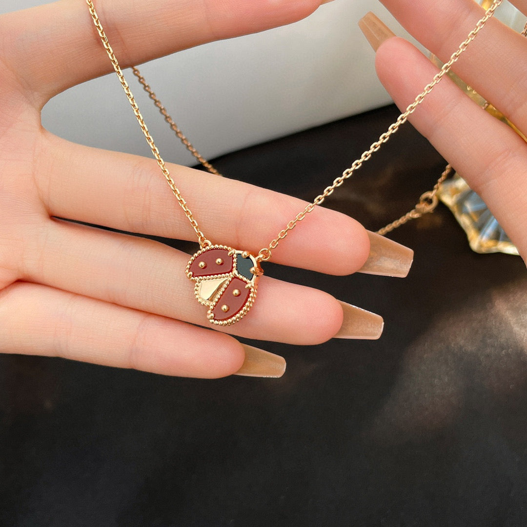 [Cadisa]LUCKY  CARNELIANS LADYBUG NECKLACE