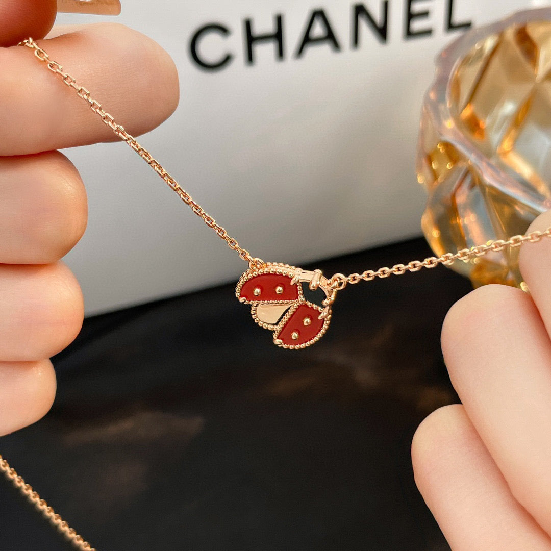 [Cadisa]LUCKY  CARNELIANS LADYBUG NECKLACE