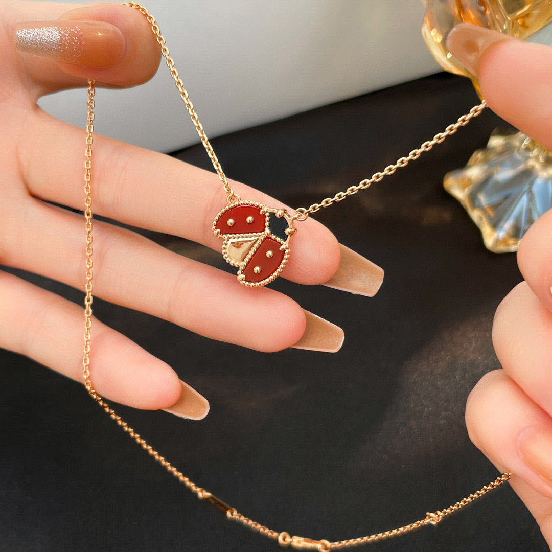 [Cadisa]LUCKY  CARNELIANS LADYBUG NECKLACE