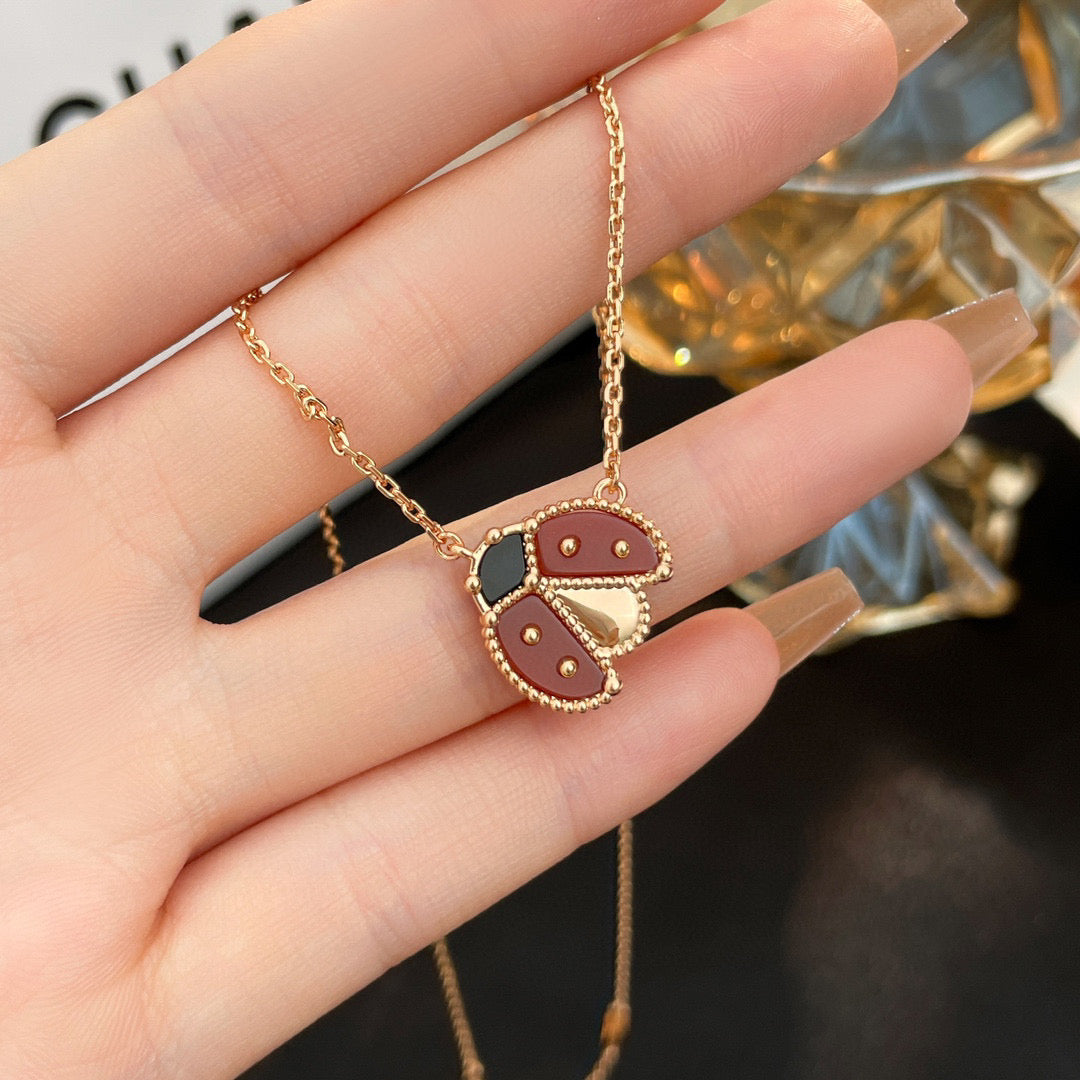 [Cadisa]LUCKY  CARNELIANS LADYBUG NECKLACE