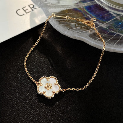 [Cadisa]LUCKY WHITE MOP PLUM BLOSSOM  BRACELET