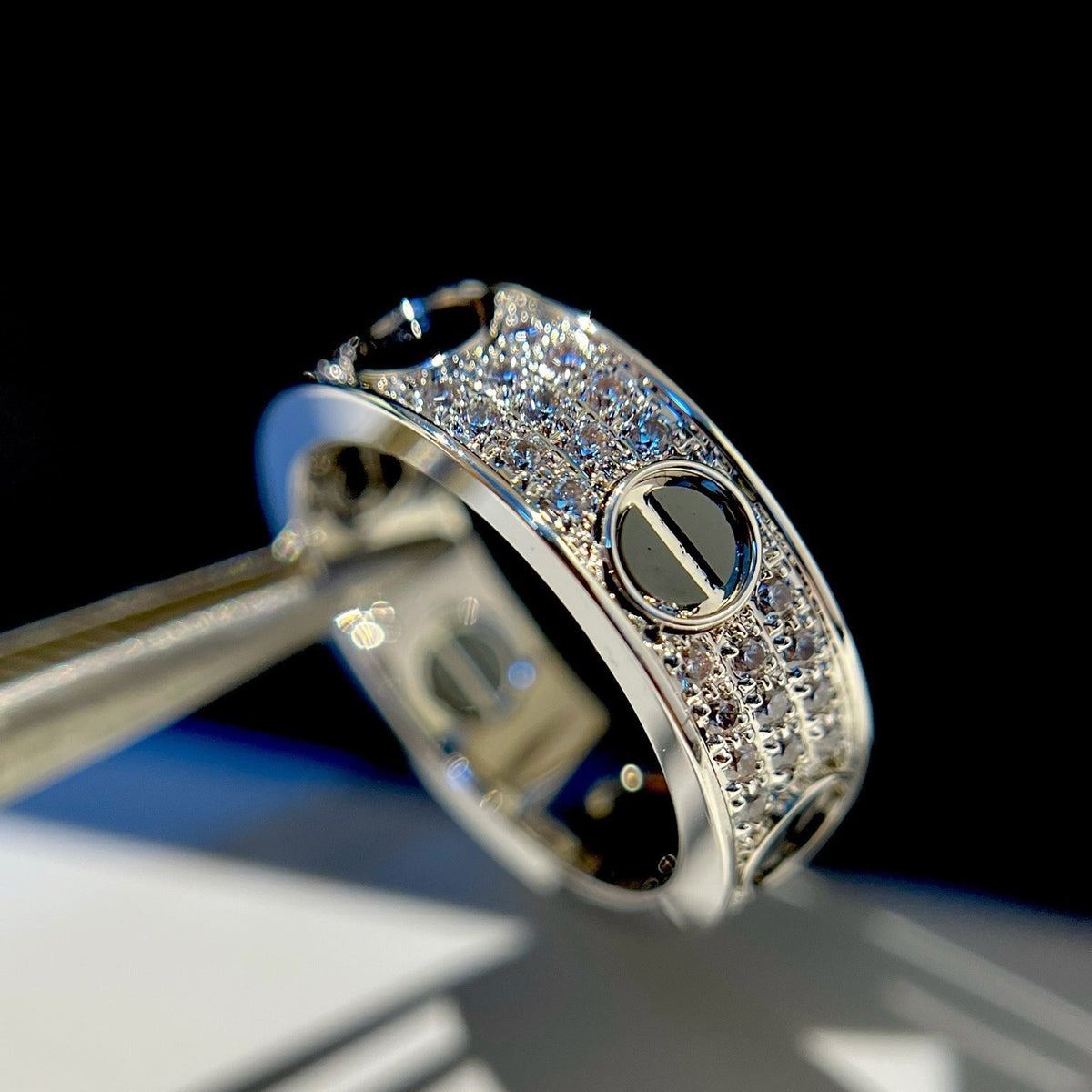 [Cadisa] LOVE RING 5.5MM DIAMONDS PAVED CERAMIC