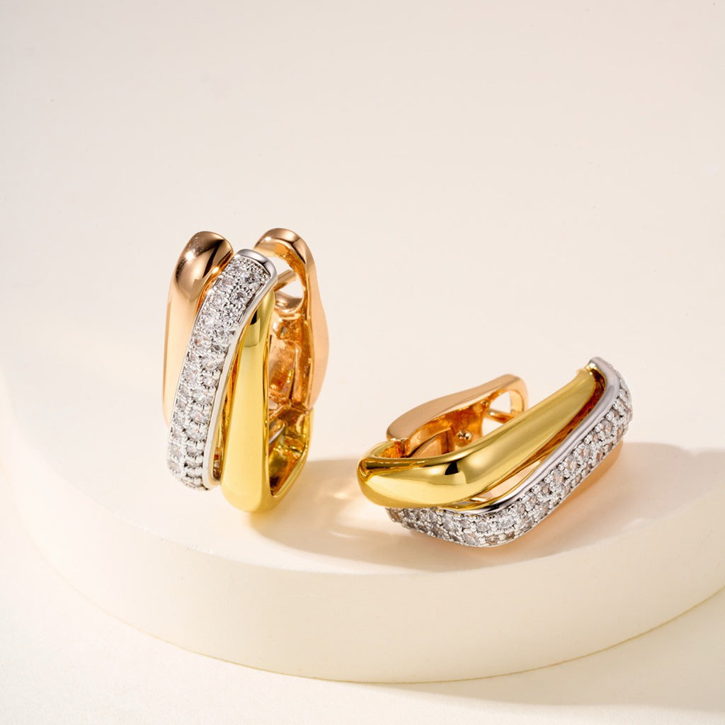 [Cadisa] TRINITY HALF DIAMOND  CUSHION EARRINGS