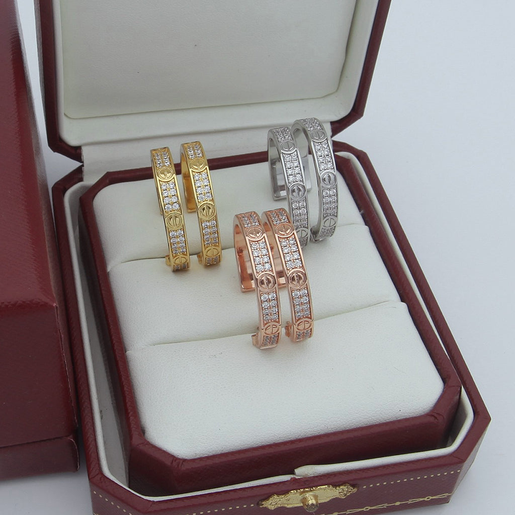 [Cadisa] LOVE EARRINGS 3.6MM DIAMOND PAVED