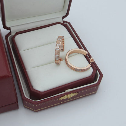 [Cadisa] LOVE EARRINGS 3.6MM DIAMOND PAVED
