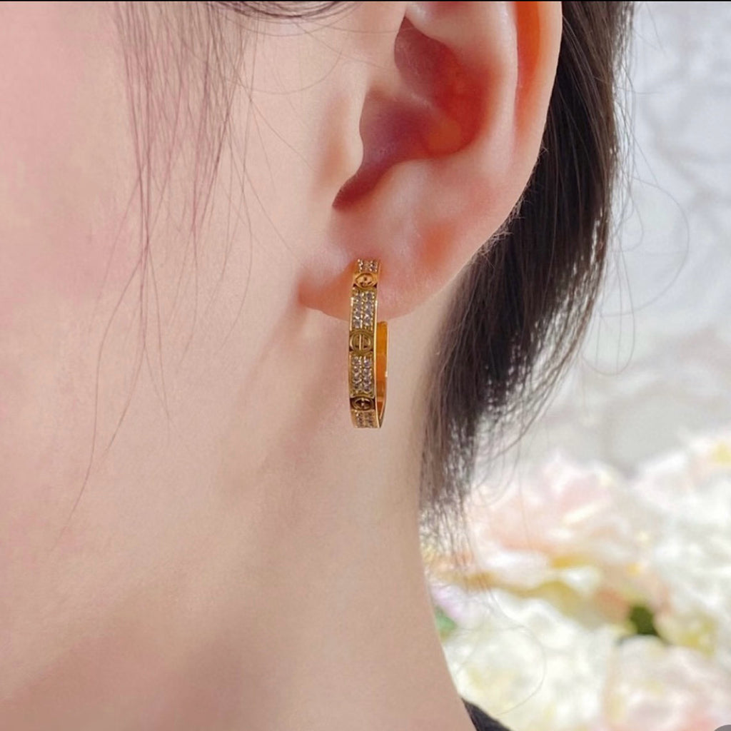 [Cadisa] LOVE EARRINGS 3.6MM DIAMOND PAVED