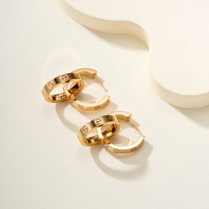 [Cadisa] LOVE 3.3MM DANGLE HALF DIAMOND EARRINGS