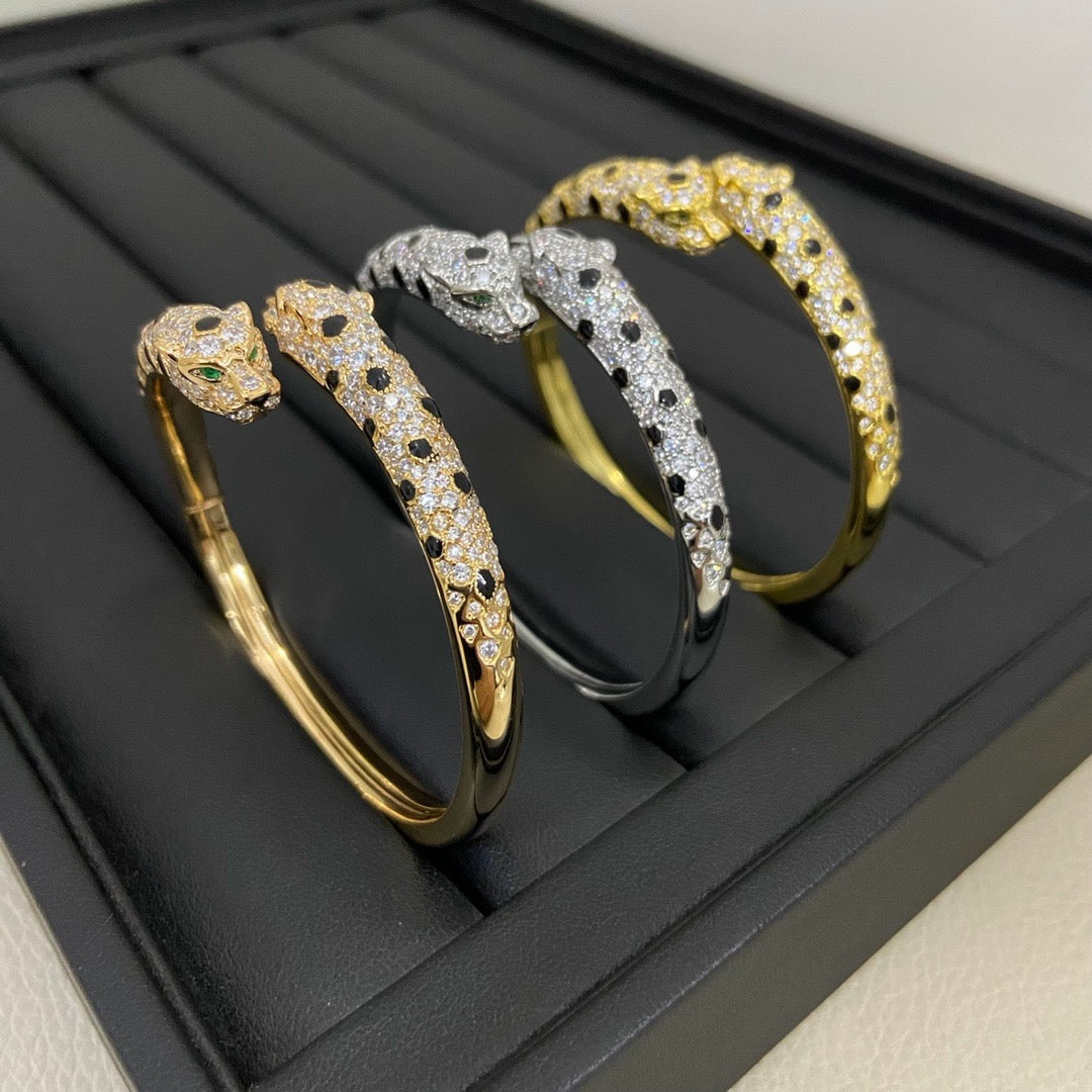 [Cadisa] PANTHERE DOUBLE HEADED HALF DIAMOND OPEN BRACELET