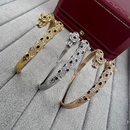 [Cadisa] PANTHERE DOUBLE HEADED HALF DIAMOND OPEN BRACELET