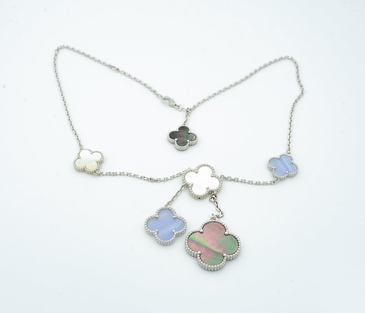 [Cadisa]CLOVER MOP CHALCEDONY NECKLACE SILVER 6 MOTIF