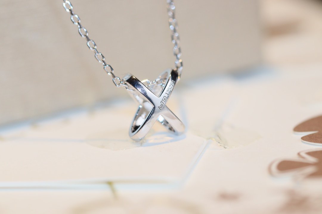 [Cadisa]JEUX DE DIAMOND NECKLACE