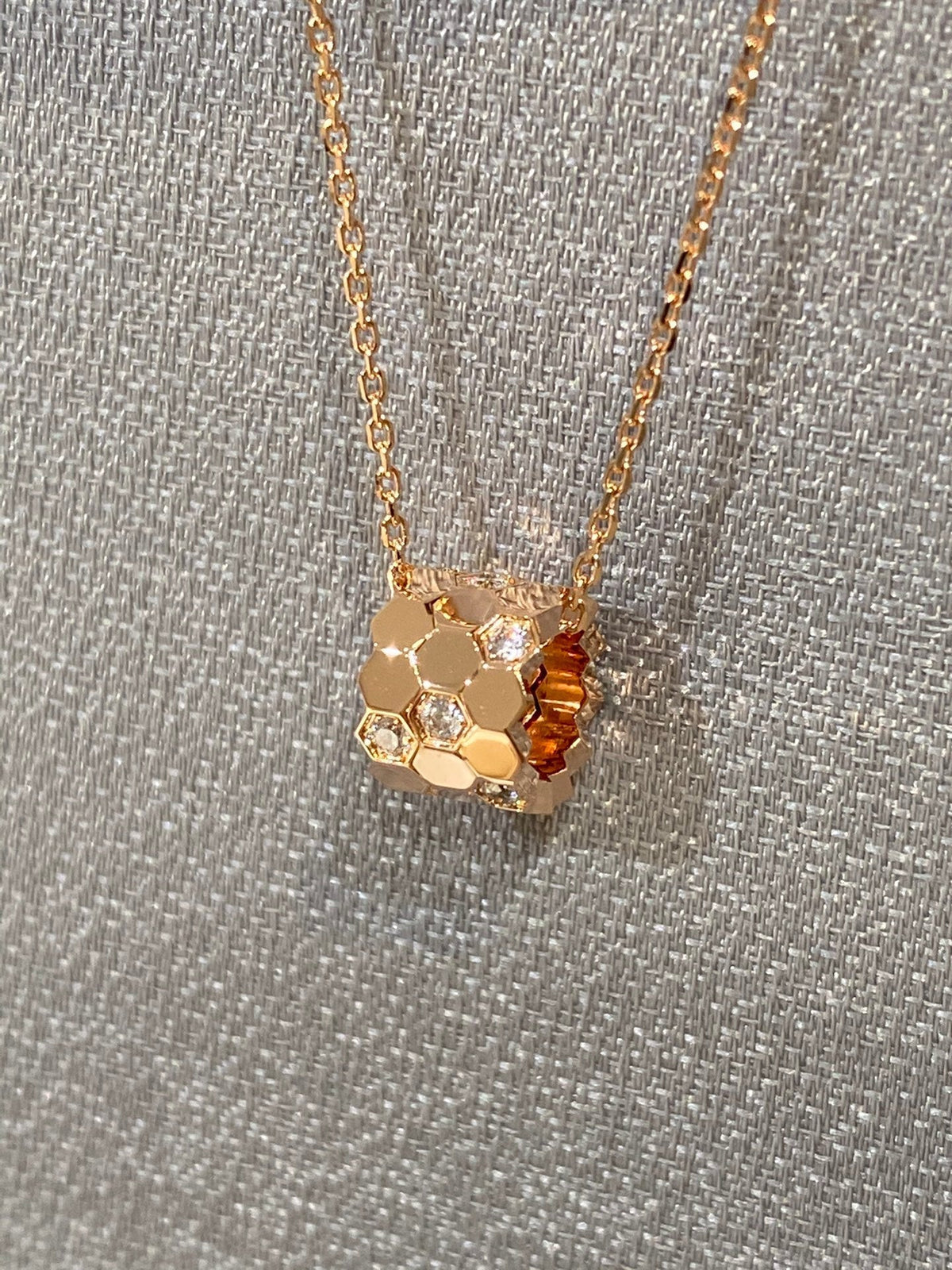 [Cadisa]BEE LOVE DIAMOND NECKLACE