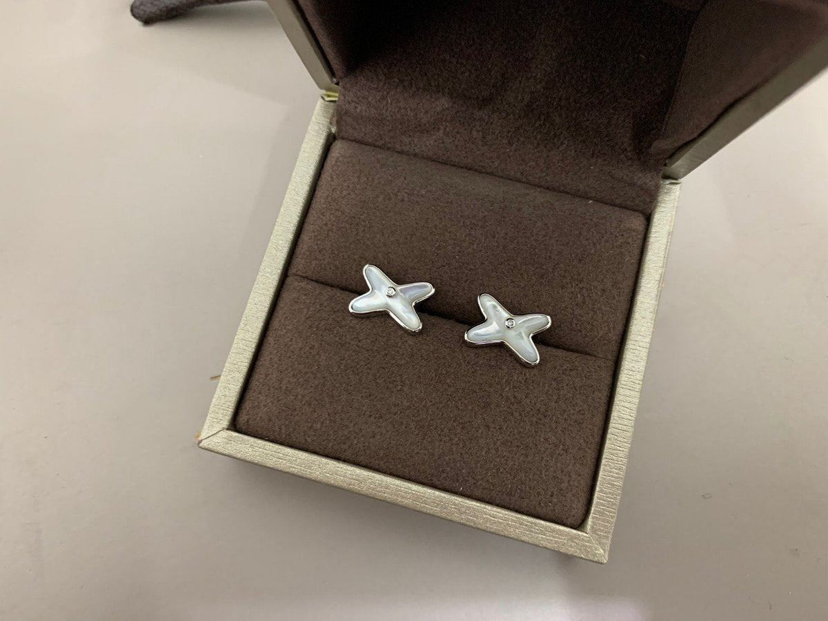 [Cadisa]JEUX DE WHITE MOP SILVER DIAMOND EARRINGS
