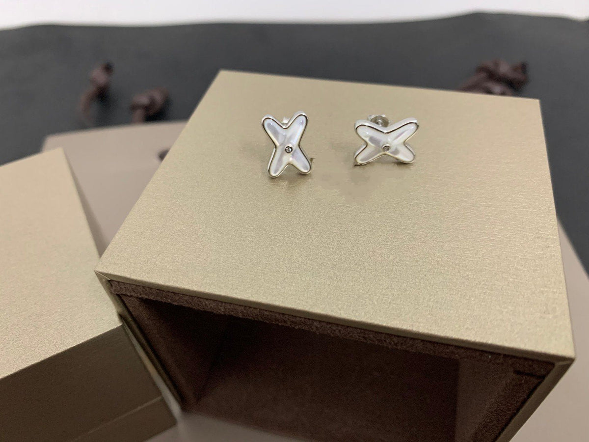 [Cadisa]JEUX DE WHITE MOP SILVER DIAMOND EARRINGS