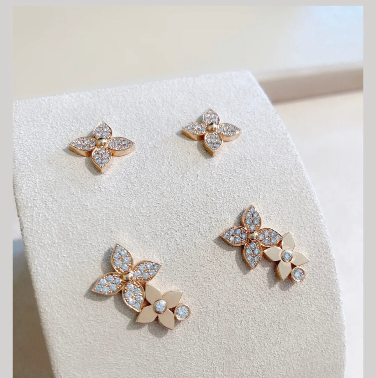 [Cadisa]STAR BLOSSOM STUD EARRINGS PINK GOLD DIAMONDS