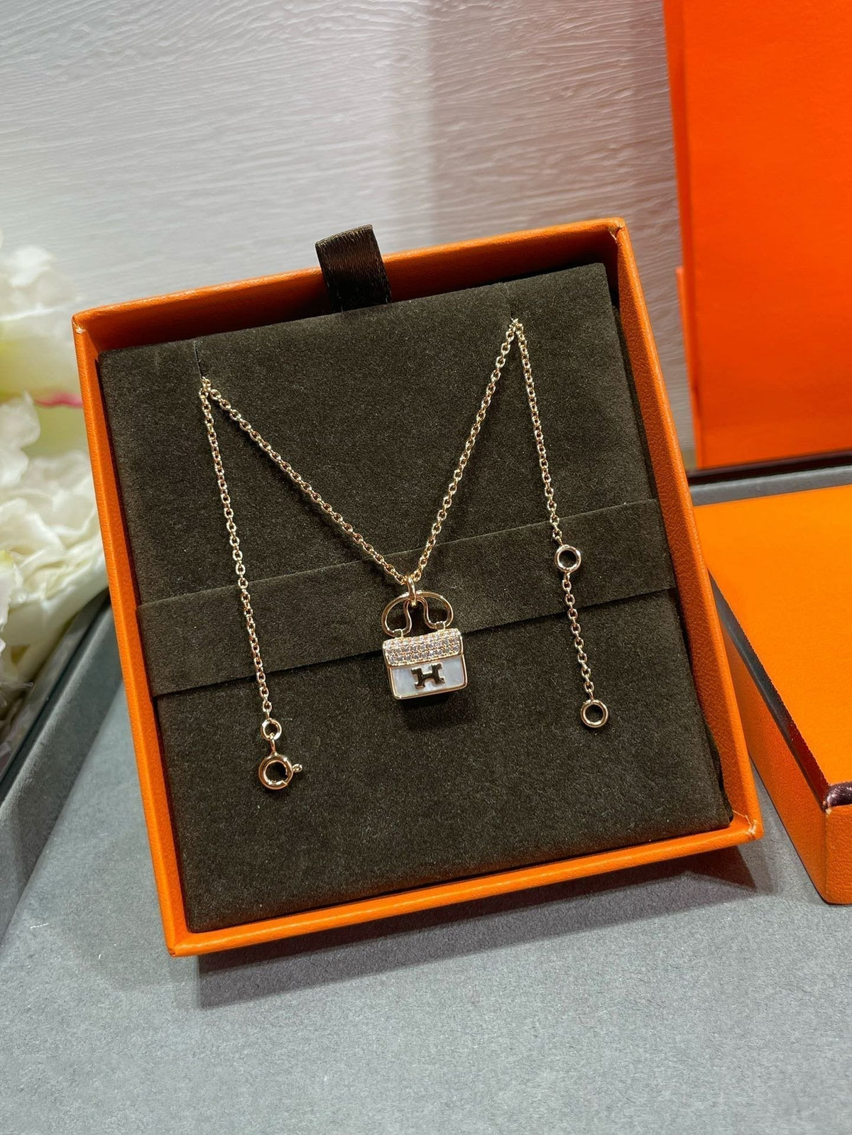 [Cadisa]H CIRCE MOISSANITE PENDANT NECKLACE GOLD
