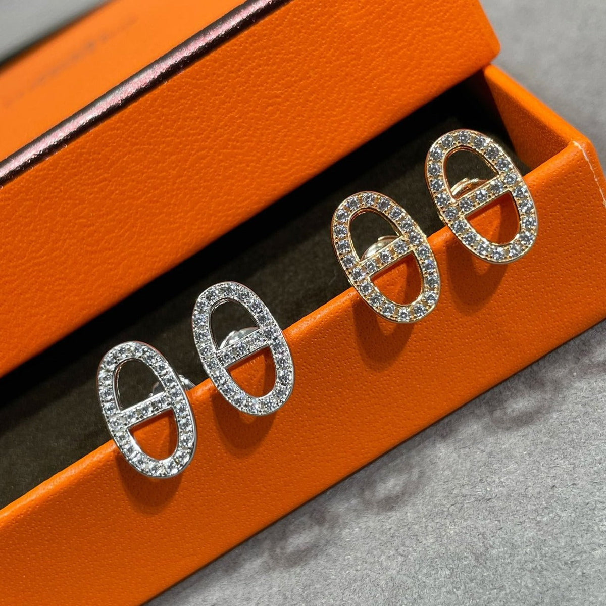 [Cadisa]HM FULL DIAMOND PIG NOSE STUD EARRINGS