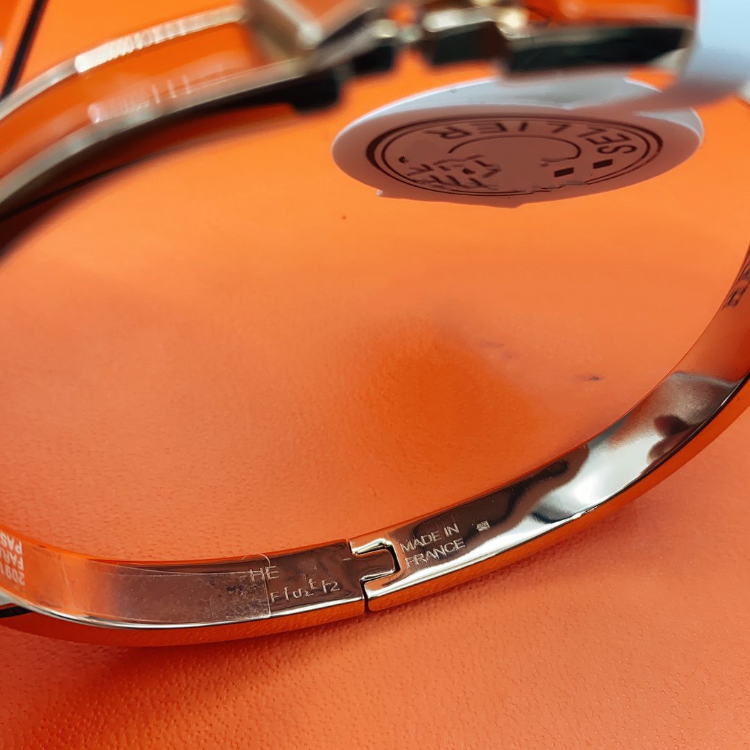 [Cadisa]CLASSIC HM CLIC RED 8MM ENAMEL BRACELET