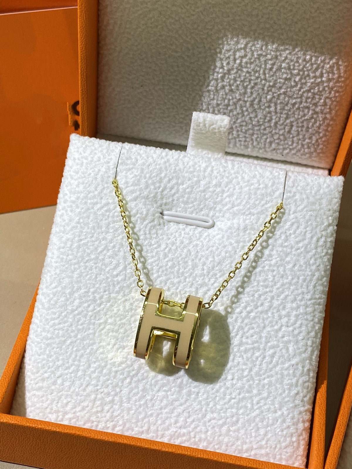 [Cadisa]HM CLIC YELLOW ENAMEL GOLD NECKLACE