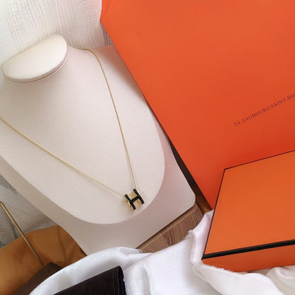 [Cadisa]HM CLIC BLACK ENAMEL GOLD NECKLACE