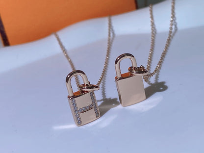 [Cadisa]HM ADVANCED NICHE LOCK HEAD NECKLACE DIAMONDS