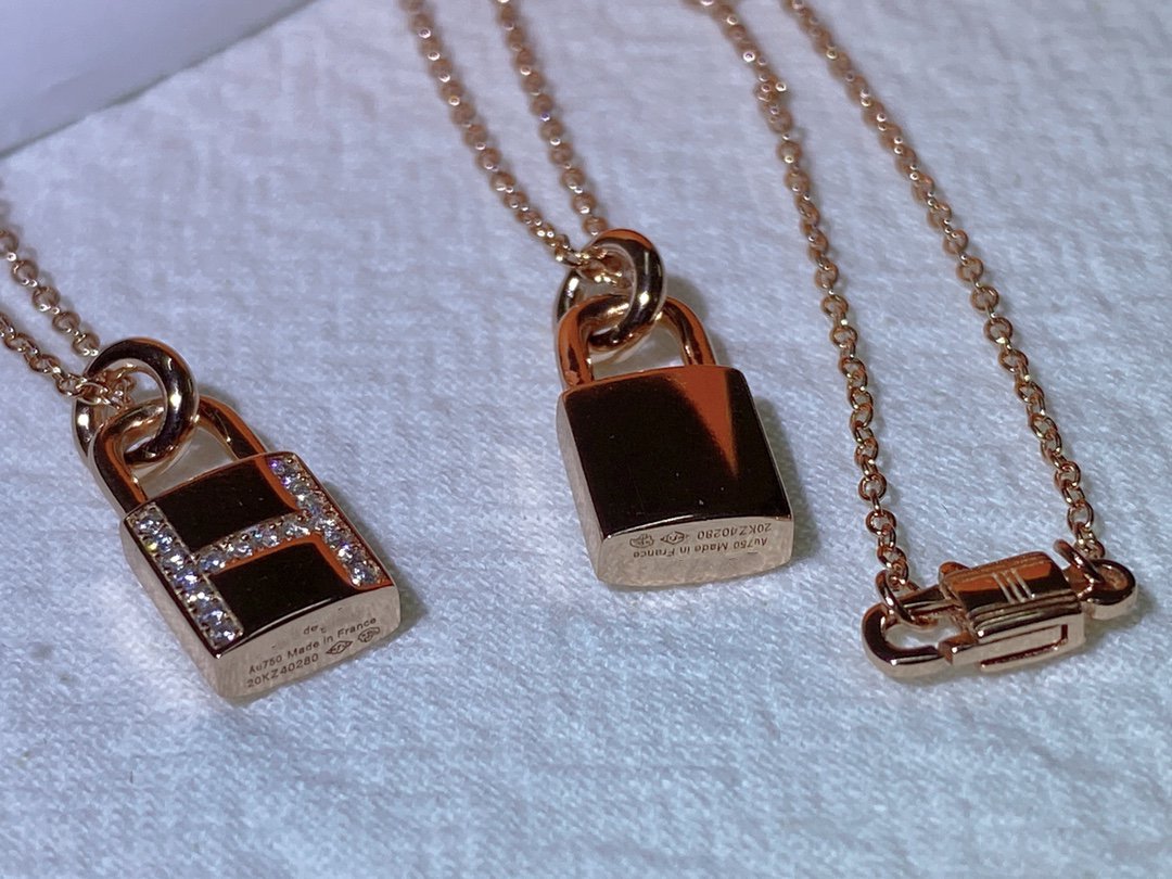 [Cadisa]HM ADVANCED NICHE LOCK HEAD NECKLACE DIAMONDS