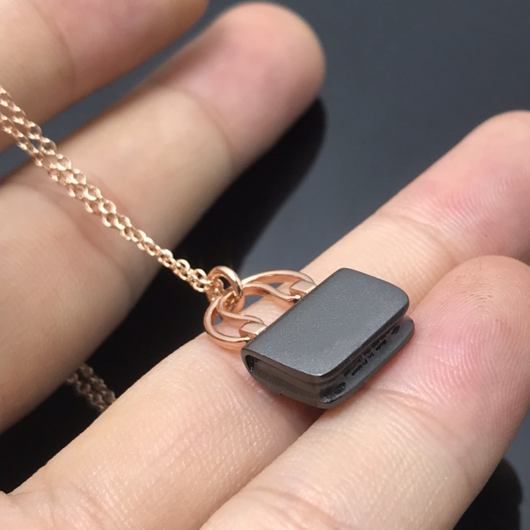 [Cadisa]WOMEN'S HM AMULETTES CONSTANCE PENDANT NECKLACE