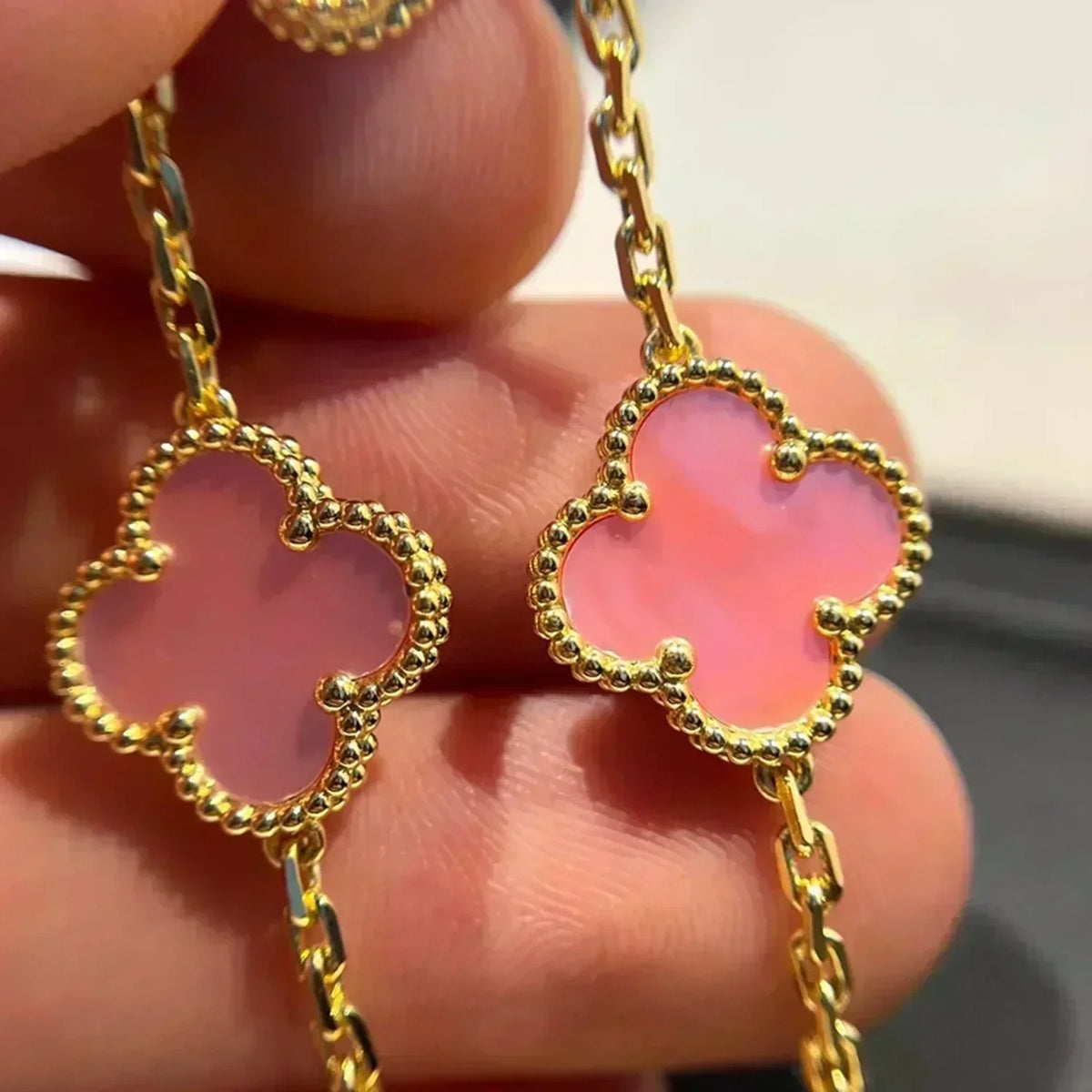 [Cadisa] CLOVER 5 MOTIFS  PINK MOP BRACELET COLLECTION