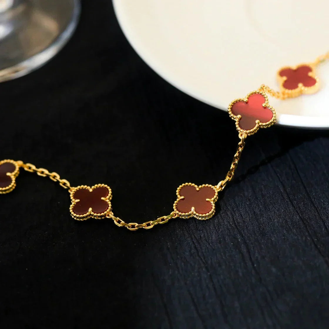 [Cadisa] CLOVER 5 MOTIF RED CORNELIAN BRACELET COLLECTION