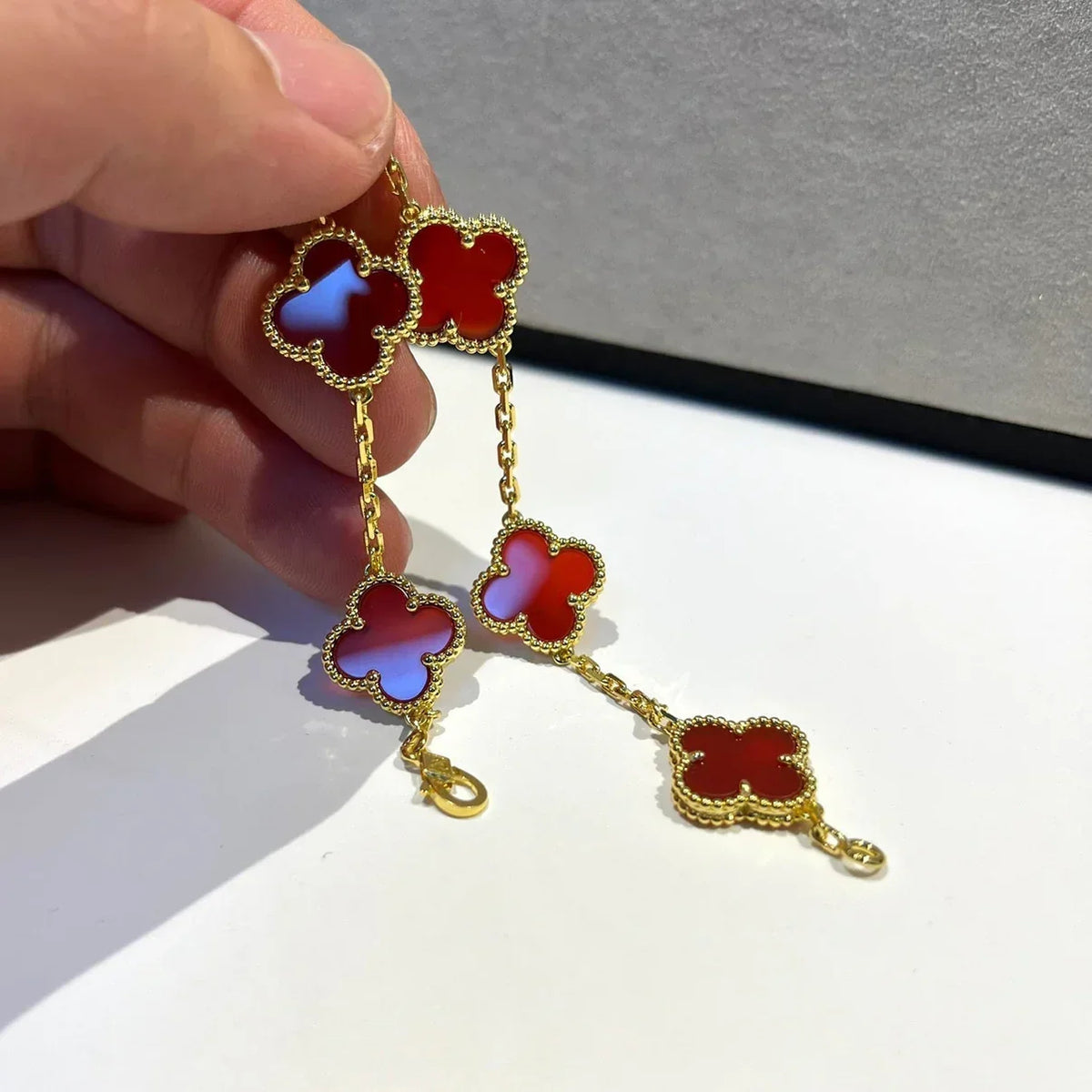 [Cadisa] CLOVER 5 MOTIF RED CORNELIAN BRACELET COLLECTION