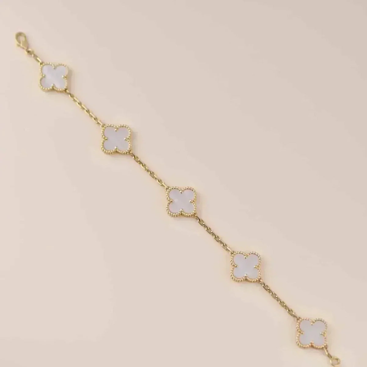 [Cadisa]CLOVER WHITE PEARL MOP 5 MOTIF BRACELET COLLECTION