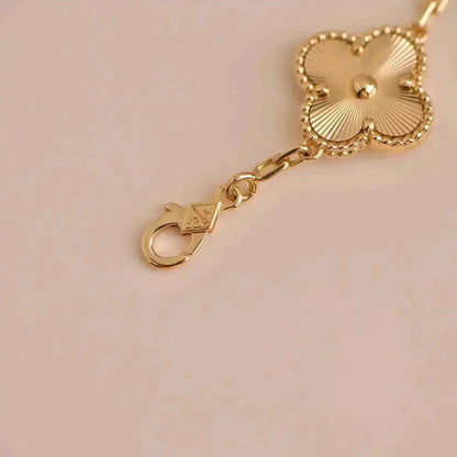 [Cadisa] CLOVER 5 MOTIF LASER BRACELET COLLECTION