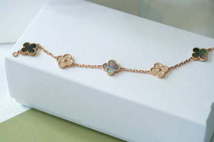 [Cadisa] CLOVER 5 MOTIF GRAY MOP BRACELET COLLECTION