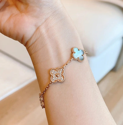 [Cadisa] CLOVER 5 MOTIF GRAY MOP BRACELET COLLECTION