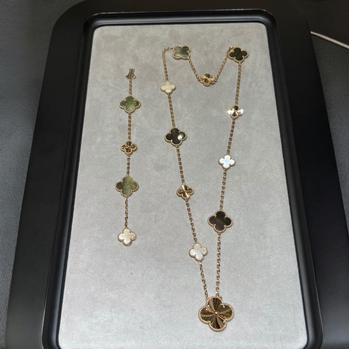 [Cadisa]DETACHABLE CLOVER 15(11+4) FLOWER ROSE GOLD NECKLACE SET