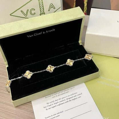 [Cadisa] CLOVER 5 MOTIF LASER BRACELET COLLECTION