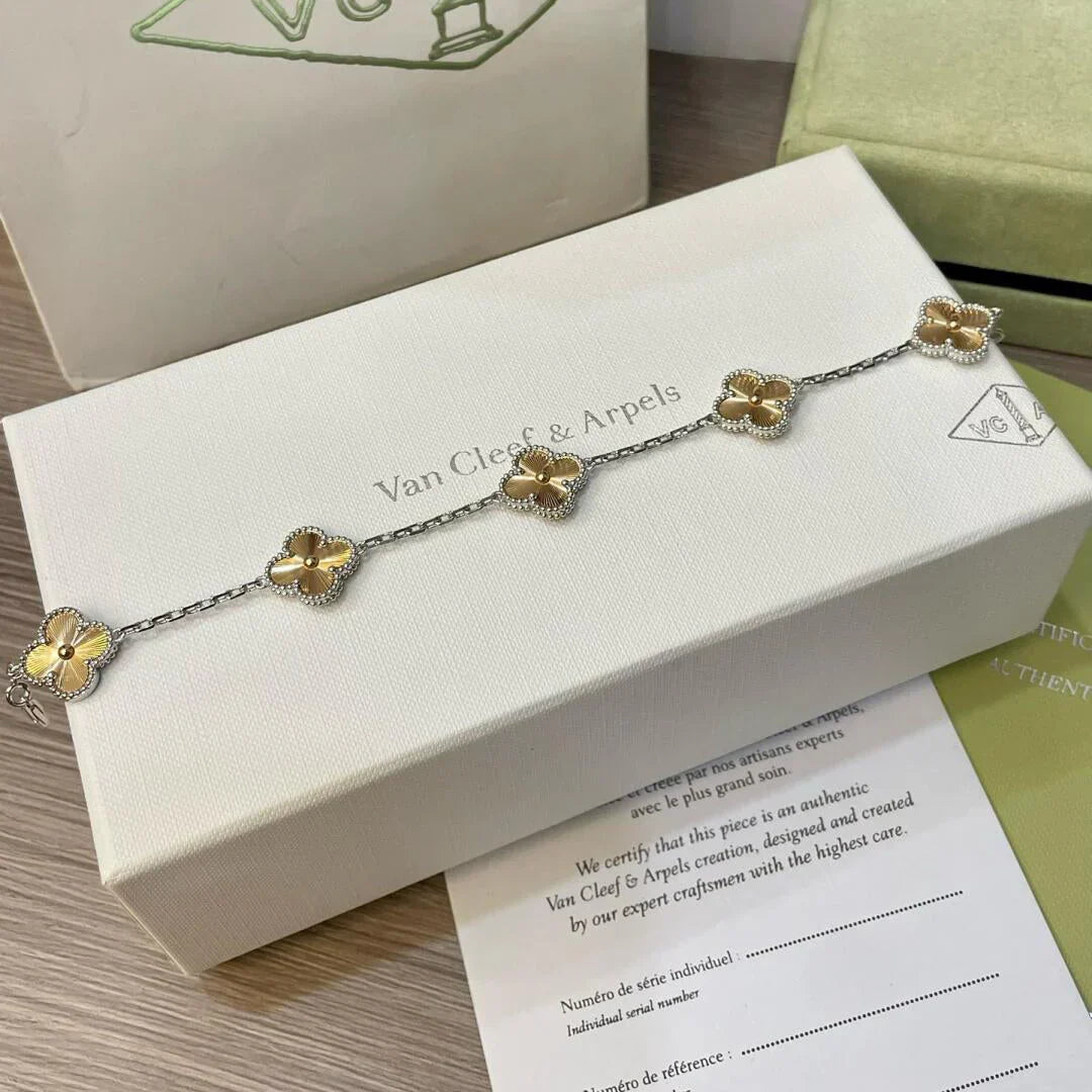[Cadisa] CLOVER 5 MOTIF LASER BRACELET COLLECTION