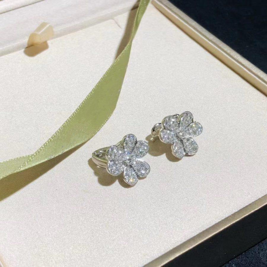 [Cadisa]FRIVOLE SILVER FLOWER DIAMOND EARRINGS