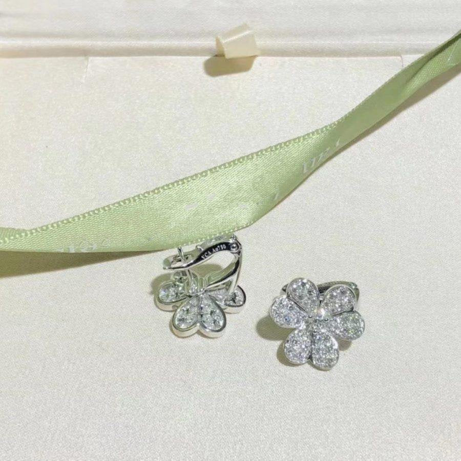 [Cadisa]FRIVOLE SILVER FLOWER DIAMOND EARRINGS